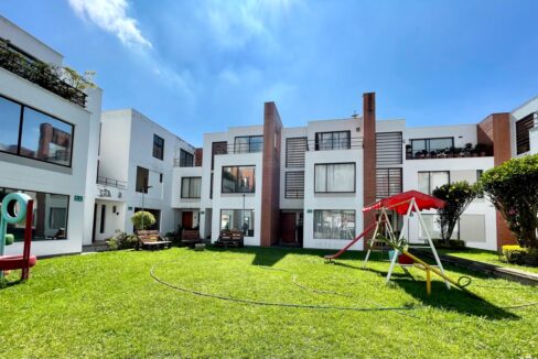 Área de juegos infantiles del conjunto residencial en Quito Ecuador