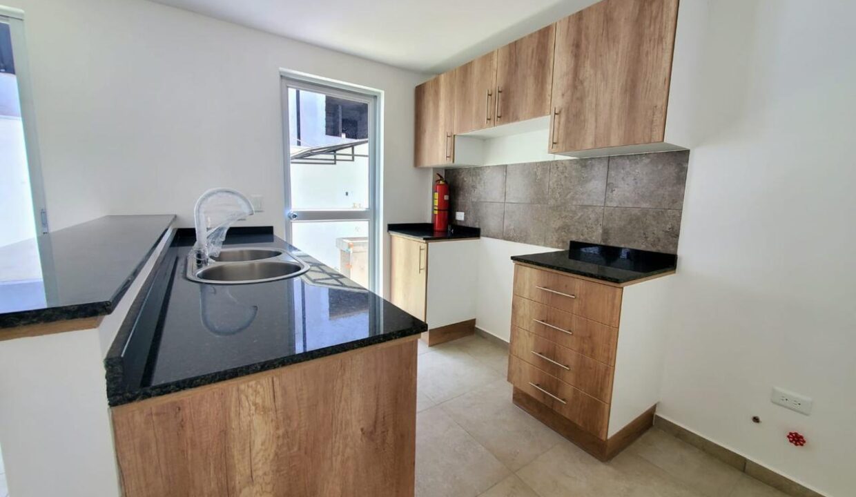 Ambiente interior de casa en conjunto privado en Pomasqui, norte de Quito